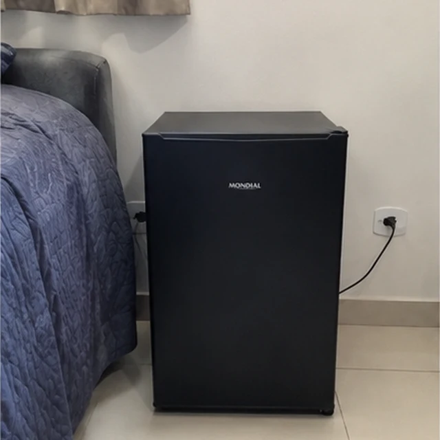 Frigobar Mondial 73L enviado por cliente
