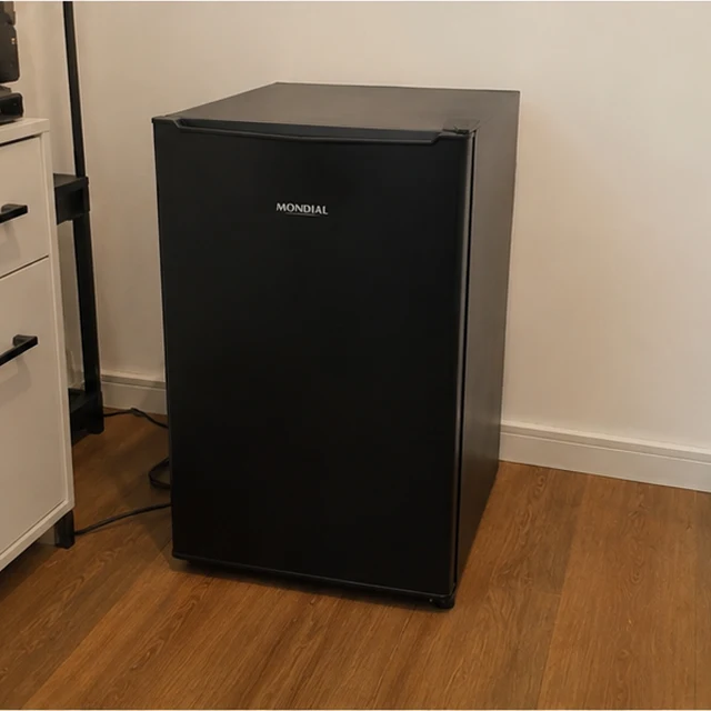 Frigobar Mondial 73L enviado por cliente